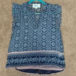 Crop sleeve short sleeve shirt